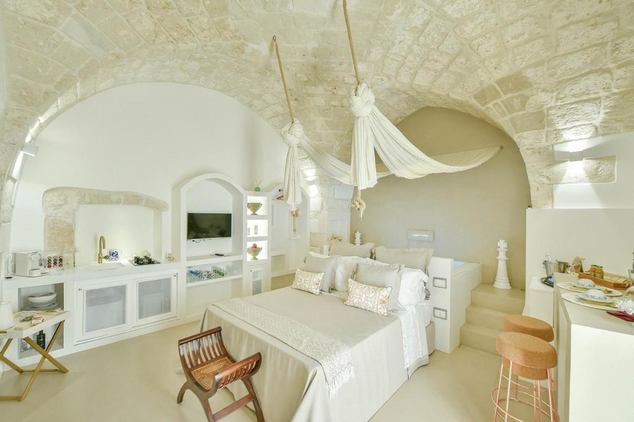 Eurydice Suite With Infinity Jacuzzi Остуни Экстерьер фото